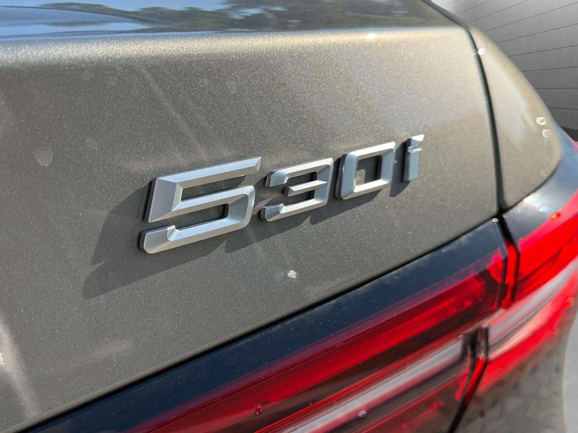 Used 2024 BMW 530i xDrive w/ Premium Package image 21