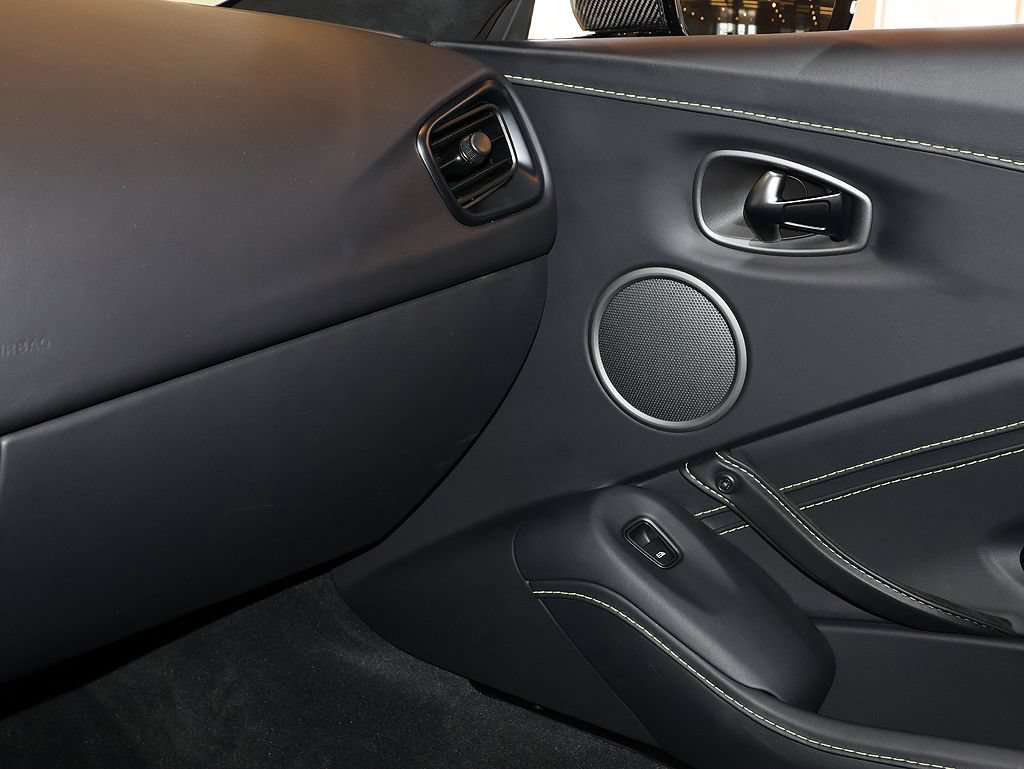 Used 2023 Aston Martin V12 Vantage RWD image 96