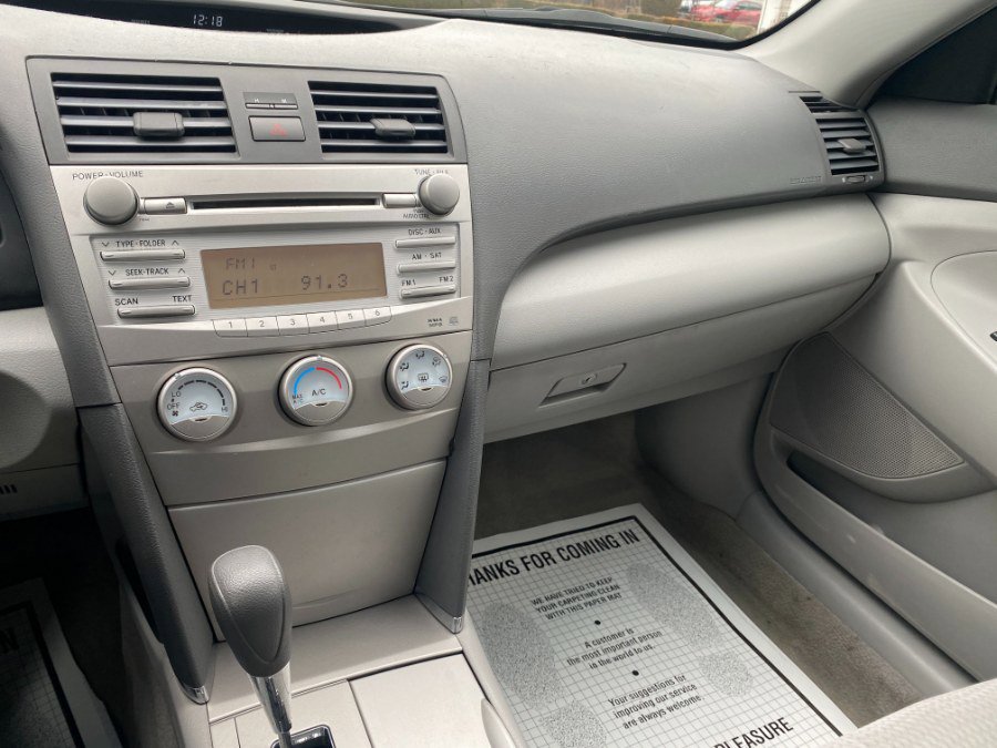 Used 2010 Toyota Camry LE image 16