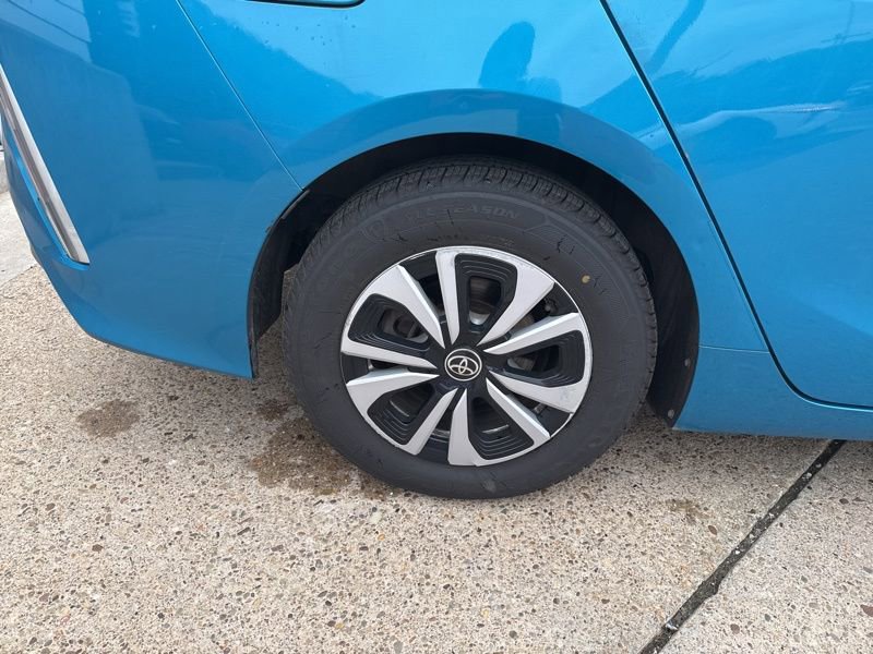 Used 2019 Toyota Prius Prime Plus FWD image 7