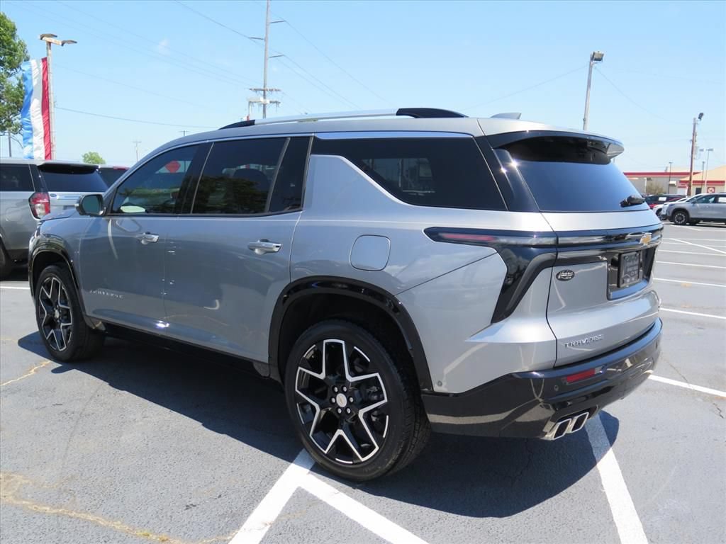 Used 2025 Chevrolet Traverse High Country FWD image 5