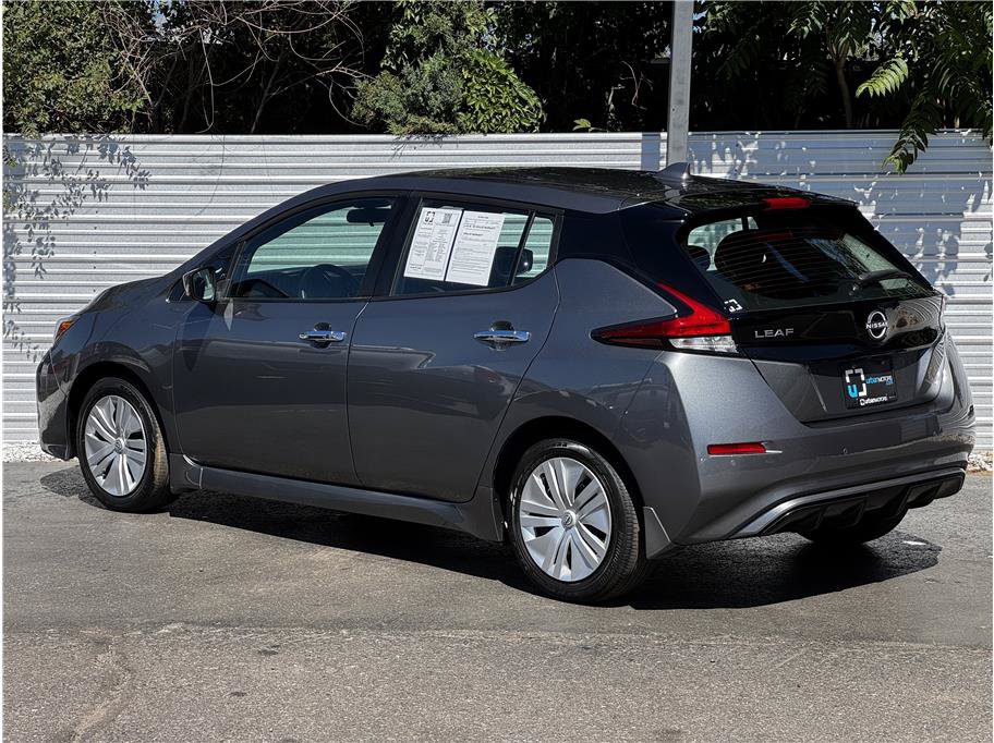 Used 2025 Nissan Leaf S FWD image 3