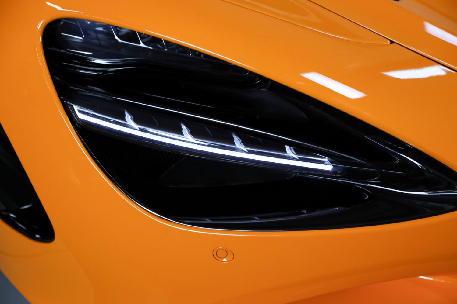 Used 2026 McLaren 750S Spider RWD image 13