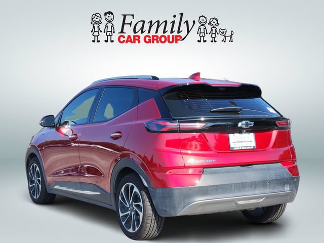 Used 2023 Chevrolet Bolt EUV Premier w/ Sun & Sound Package FWD image 3