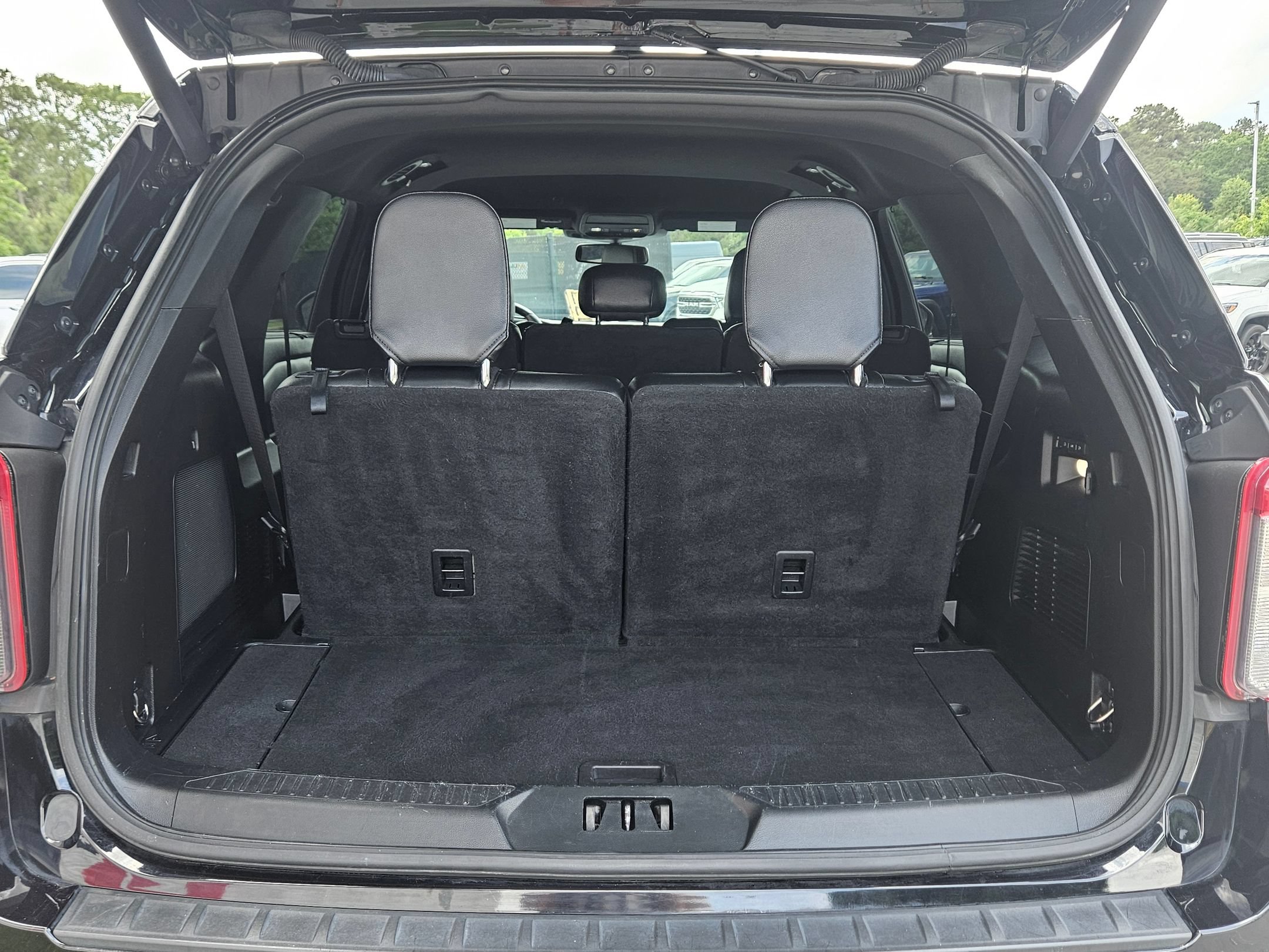 Used 2021 Ford Explorer ST w/ Equipment Group 401A AWD/4WD image 30