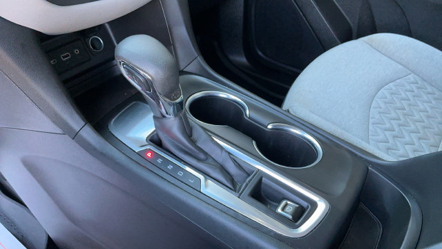 Used 2022 Chevrolet Equinox LS w/ LS Convenience Package FWD image 17