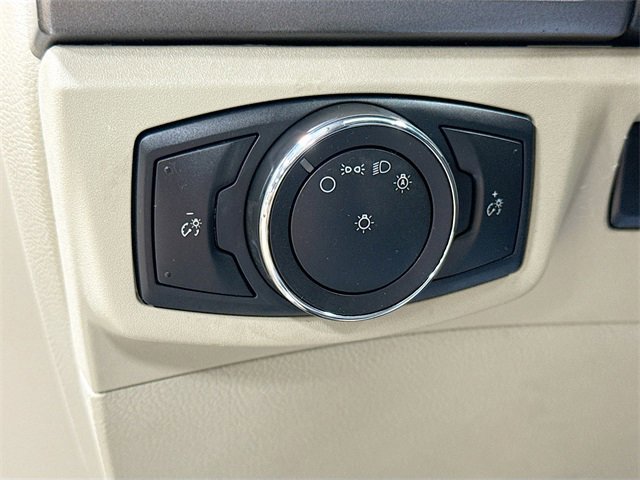 Used 2018 Ford Fusion SE w/ Fusion SE Technology Package image 10