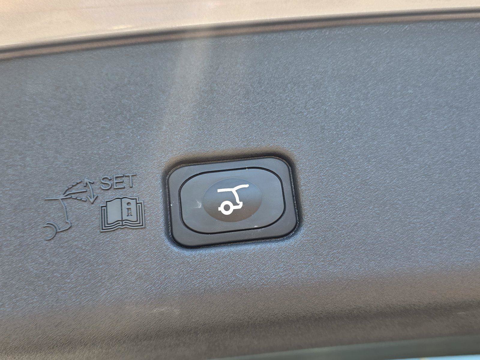 Used 2024 Lincoln Nautilus Premier AWD/4WD image 34
