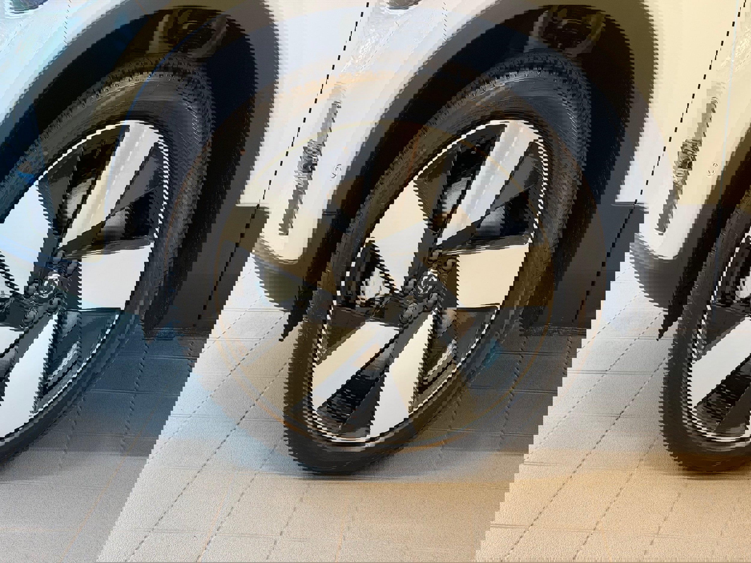 New 2026 Volvo EX40 Plus w/ Climate Package image 8