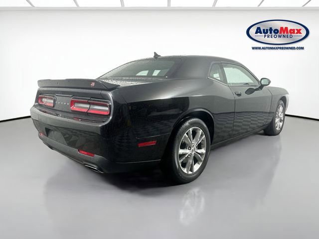 Used 2022 Dodge Challenger SXT w/ Driver Convenience Group image 2
