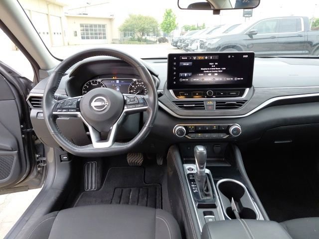 Used 2024 Nissan Altima 2.5 SV w/ SV Premium Package FWD image 28