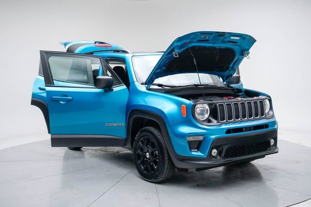 Used 2022 Jeep Renegade Latitude w/ Sun/Sound Group image 16