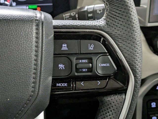 Used 2025 Toyota Sequoia Capstone AWD/4WD image 29