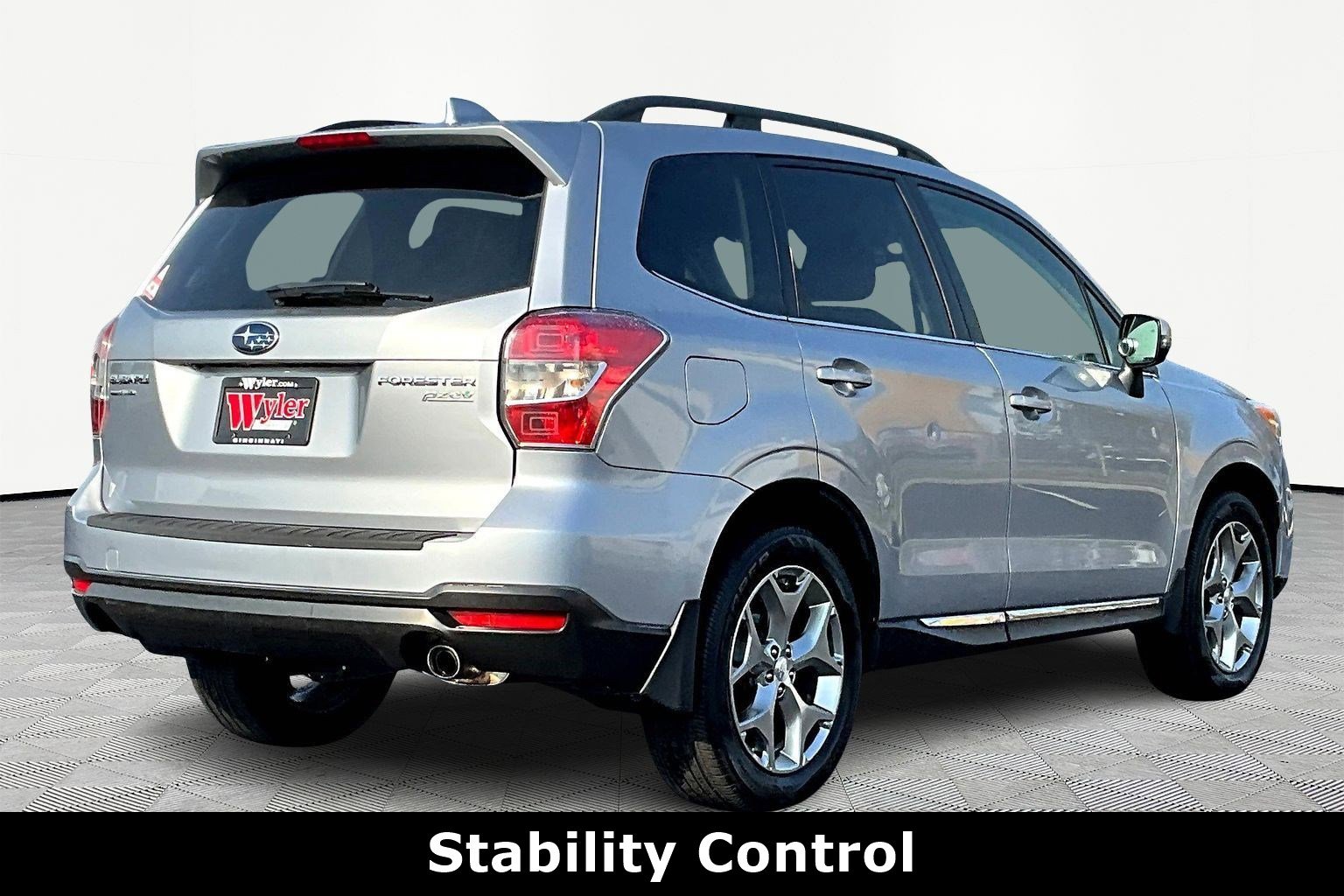 Used 2016 Subaru Forester 2.5i Touring w/ Eyesight & Navigation System image 6