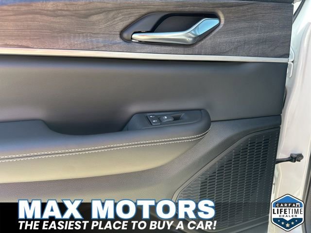 Used 2024 Jeep Grand Cherokee Limited w/ Luxury Tech Group II image 35