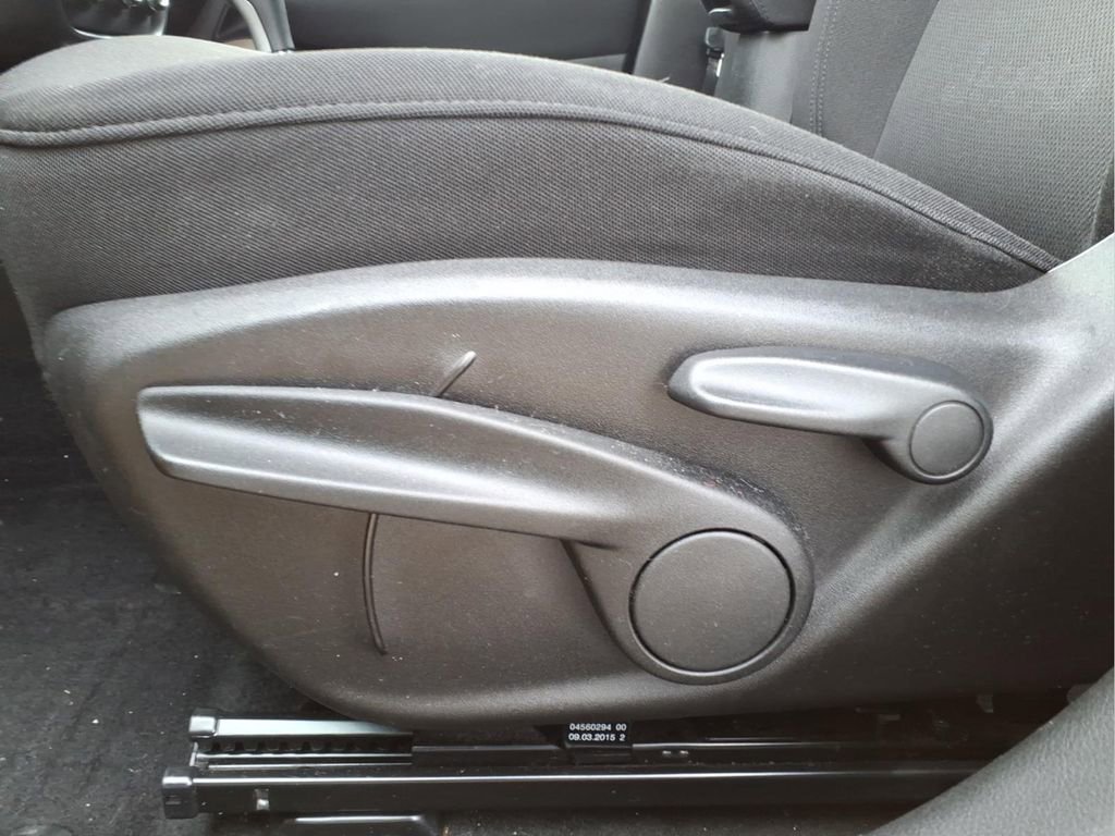 Used 2015 Jeep Renegade Sport w/ Power & Air Group image 17