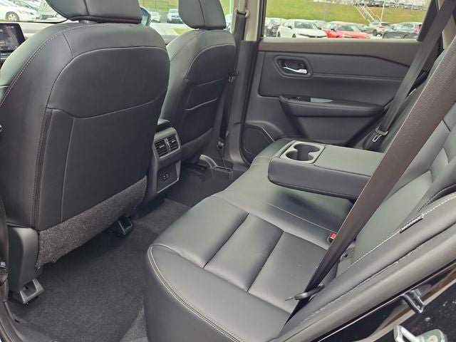 Used 2023 Nissan Rogue SL AWD/4WD image 12