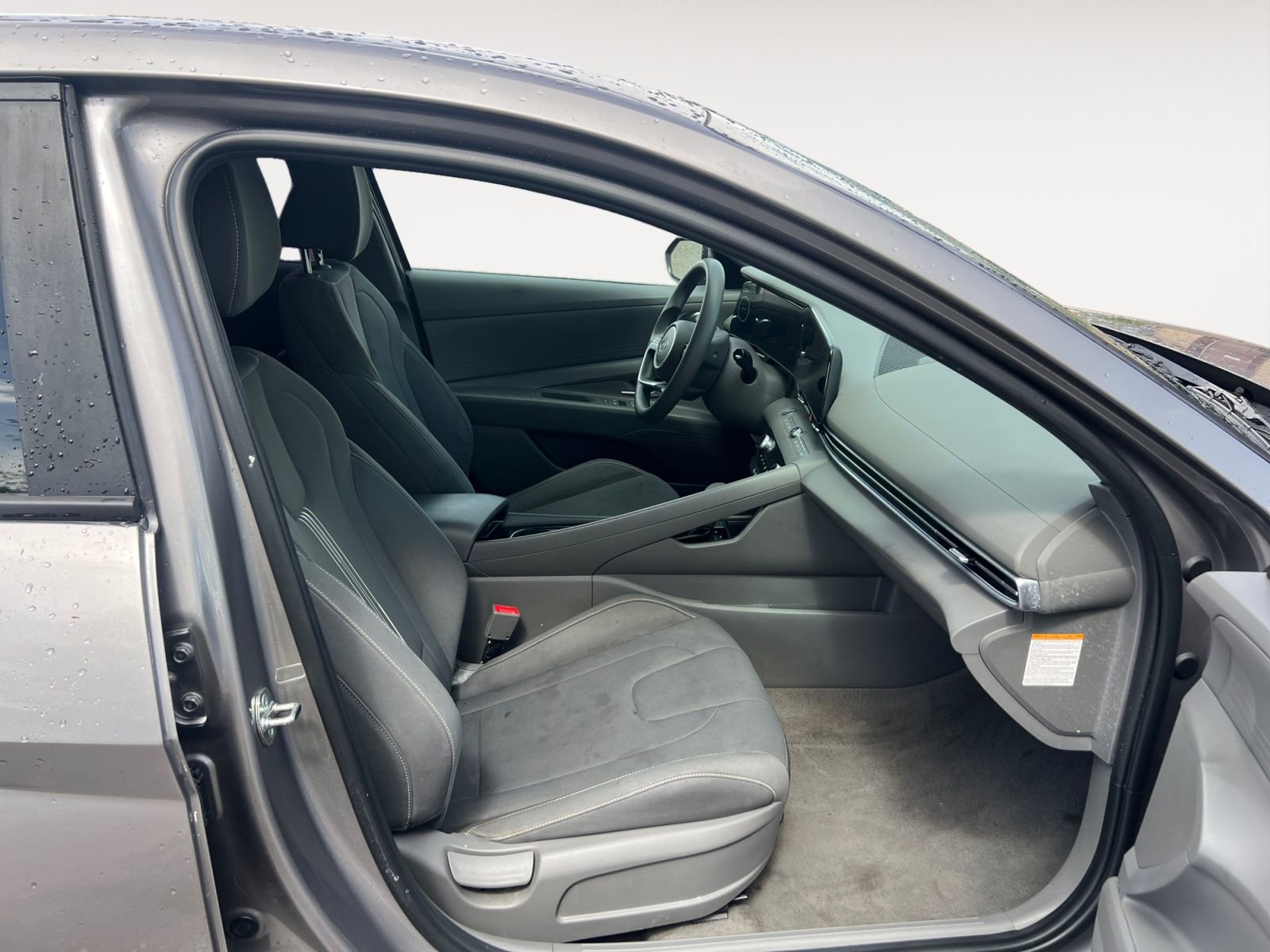 Used 2024 Hyundai Elantra Blue FWD image 15