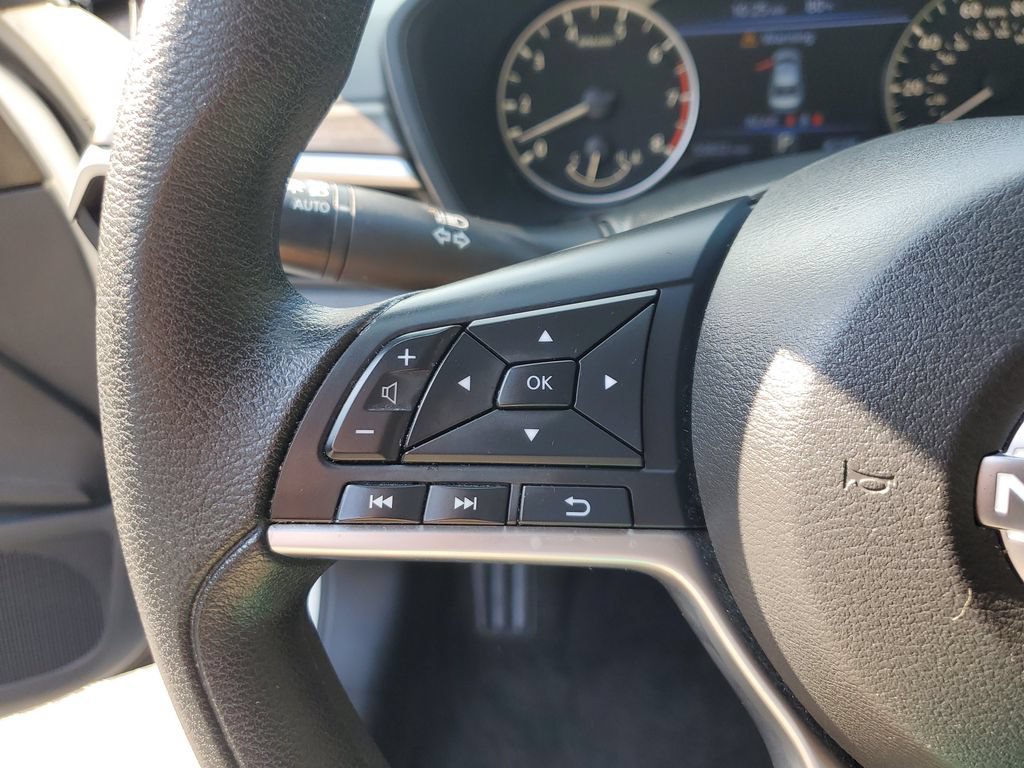 Used 2025 Nissan Altima 2.5 SV AWD/4WD image 28