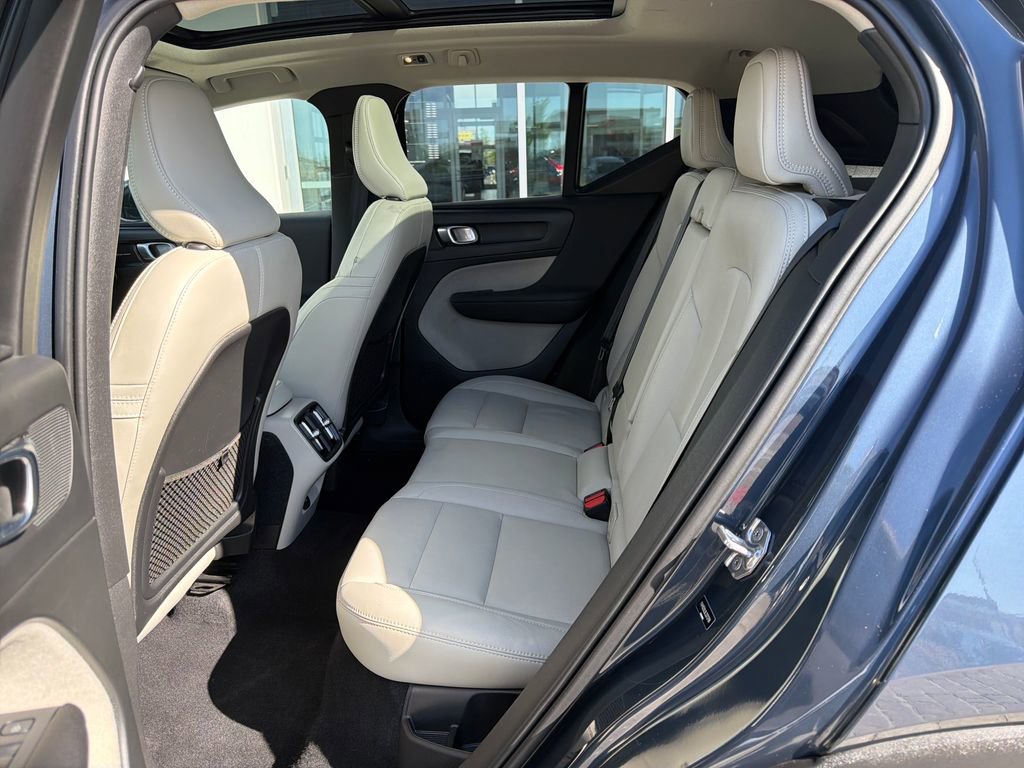 Used 2020 Volvo XC40 T5 Inscription w/ Protection Package Premier AWD/4WD image 12
