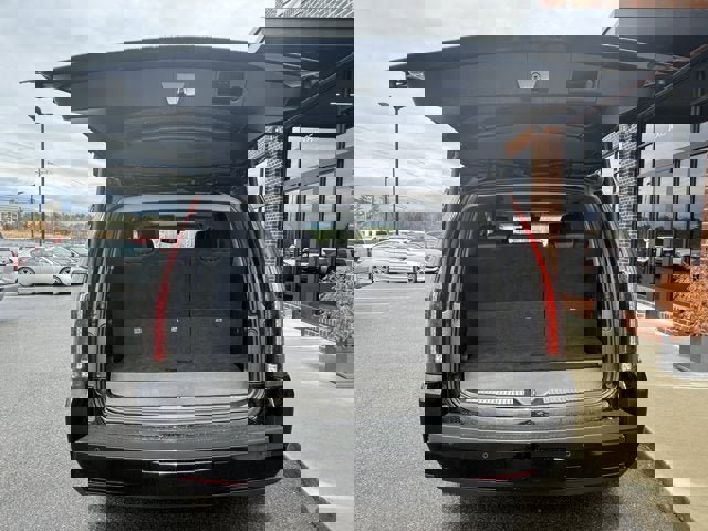 Used 2018 Cadillac Escalade Luxury image 12