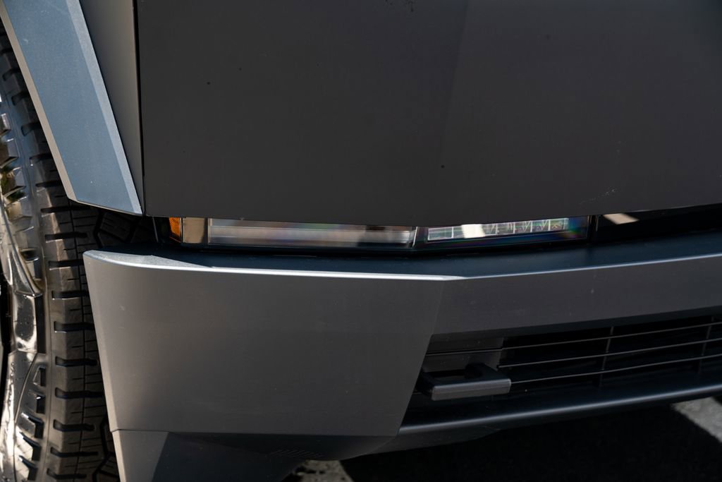 Used 2024 Tesla Cybertruck AWD Crew Cab image 6