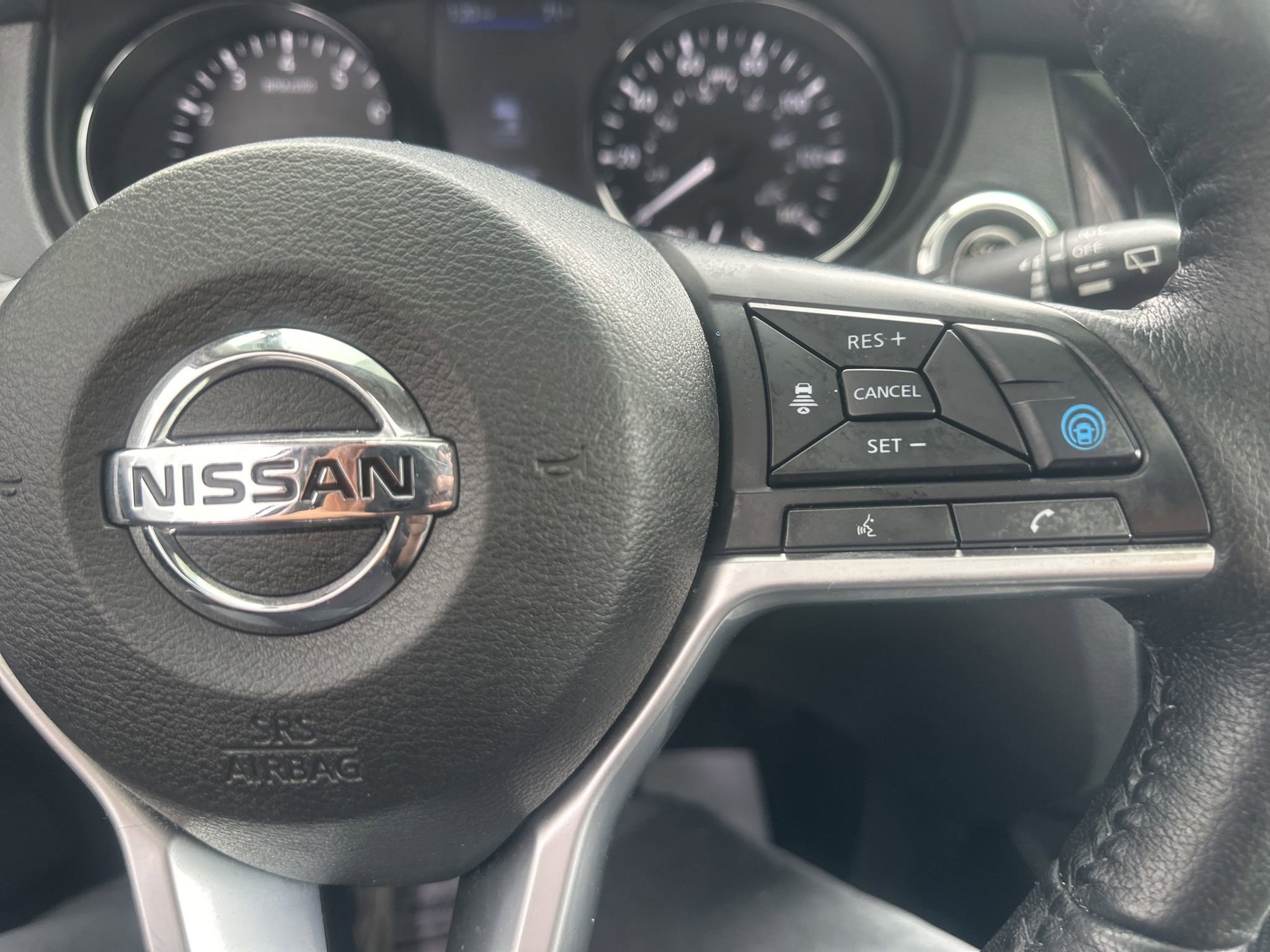 Used 2019 Nissan Rogue SL w/ Premium Package FWD image 26