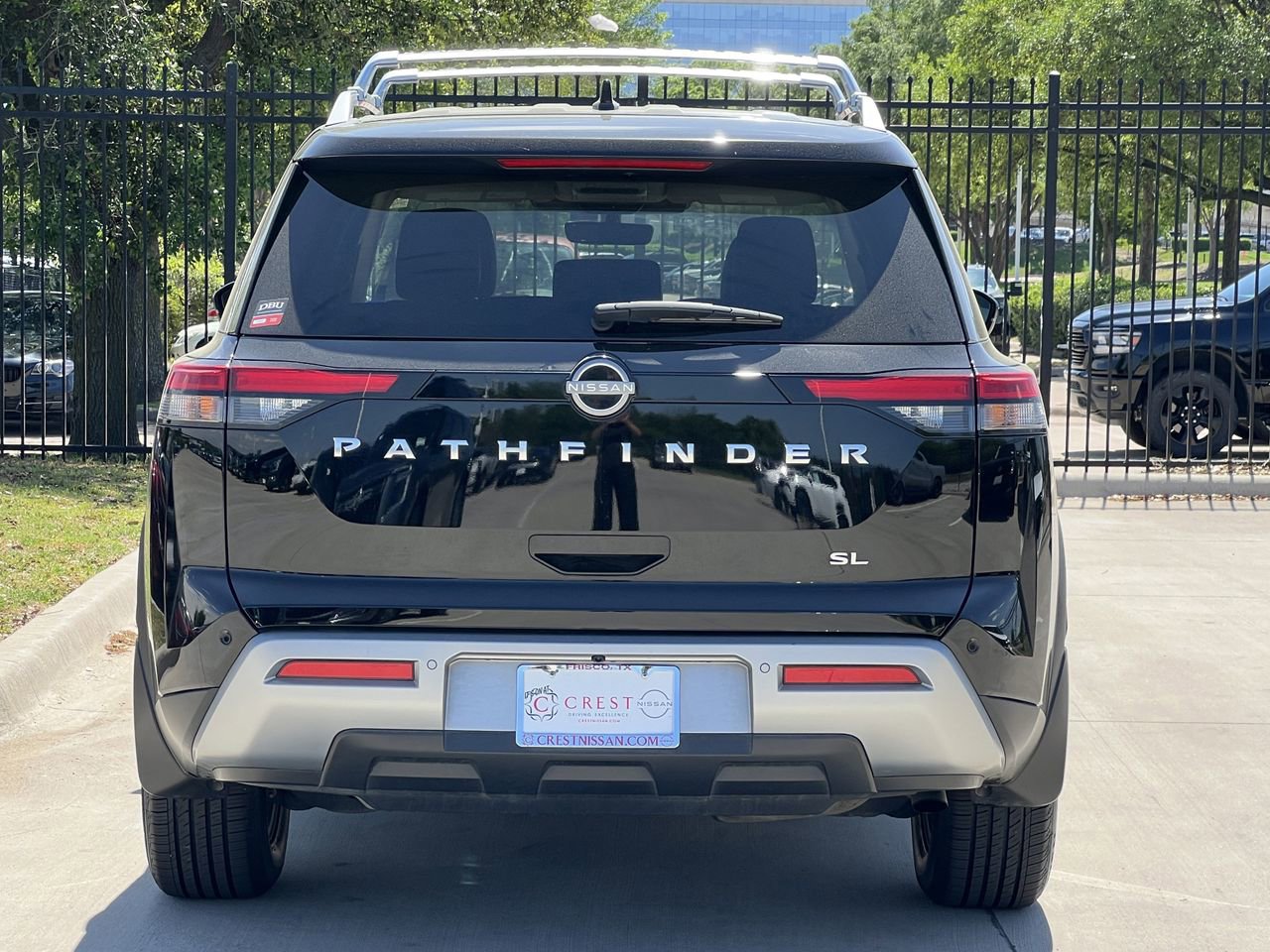 Certified 2024 Nissan Pathfinder SL image 5