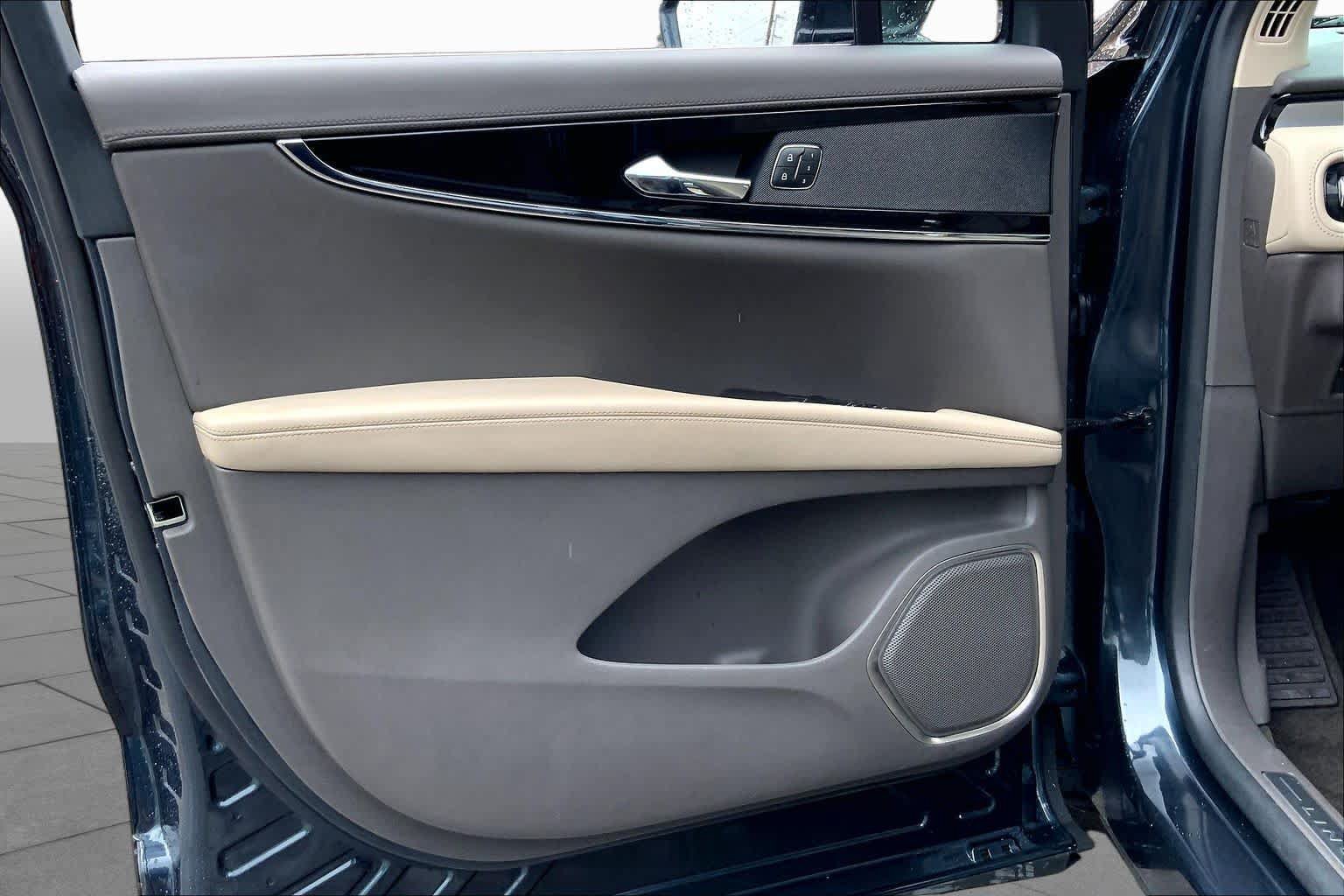 Used 2023 Lincoln Nautilus FWD w/ Premium Package image 20