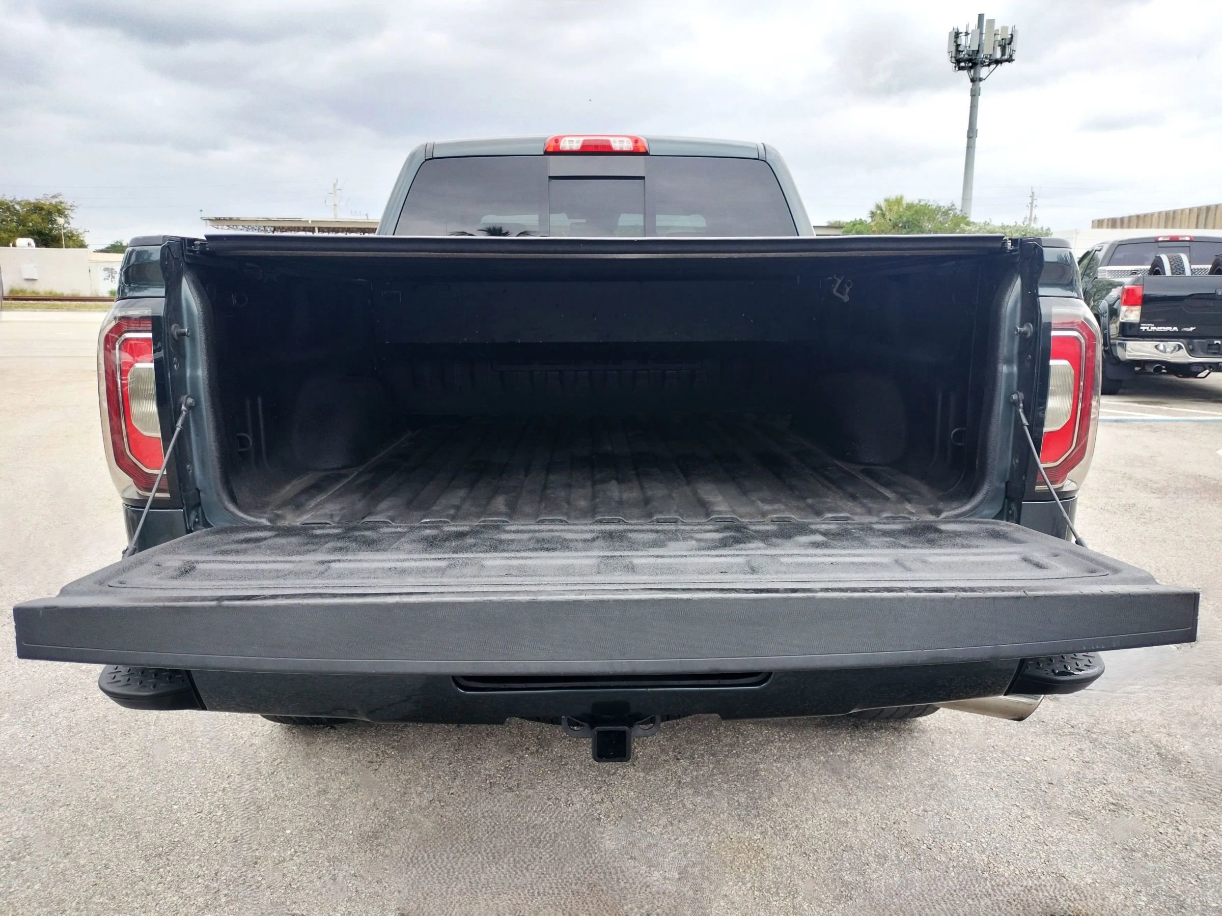 Used 2017 GMC Sierra 1500 Denali w/ Denali Ultimate Package AWD/4WD image 7