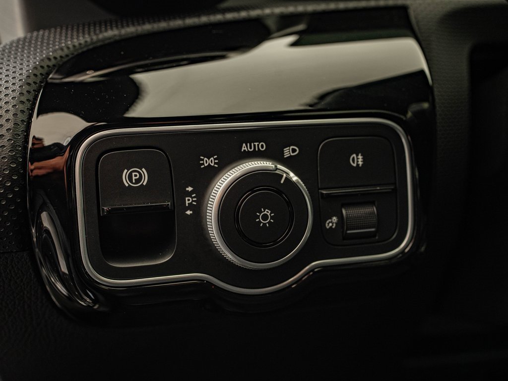 Certified 2025 Mercedes-Benz CLA 250 4MATIC image 24