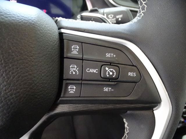 Certified 2023 Jeep Grand Cherokee Altitude AWD/4WD image 8