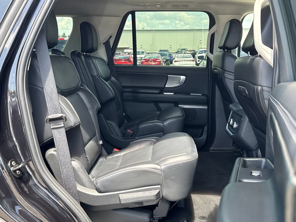 Certified 2025 Ford Expedition Platinum AWD/4WD image 32