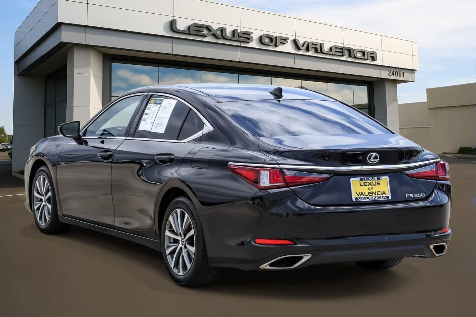 Used 2019 Lexus ES 350 w/ Accessory Package 2 FWD image 2