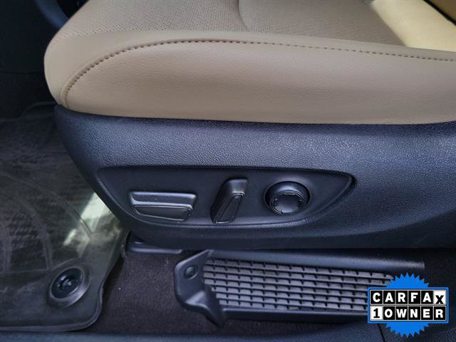 Used 2023 Toyota Sienna Limited FWD image 38