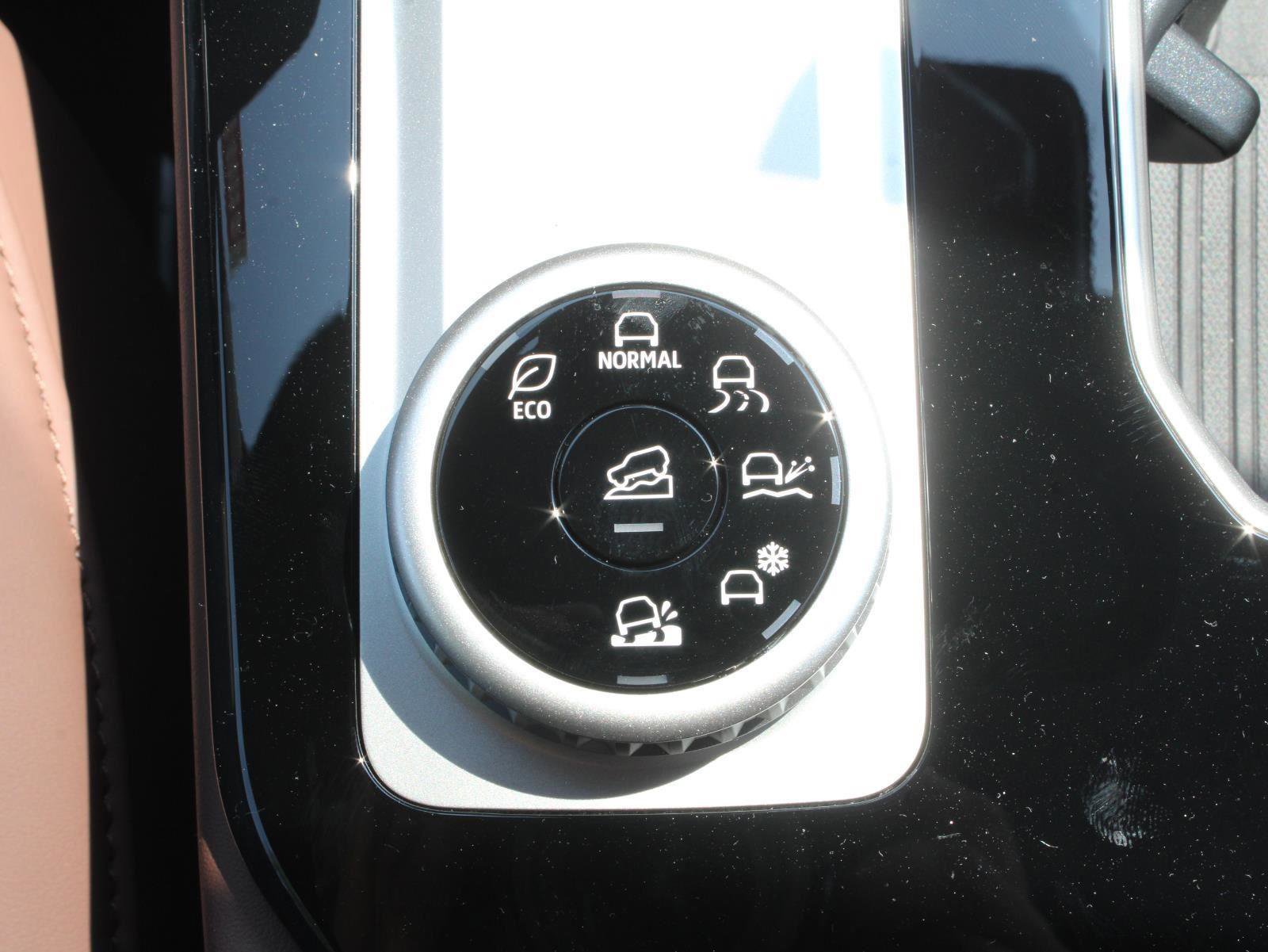 New 2025 Mitsubishi Outlander SEL image 26