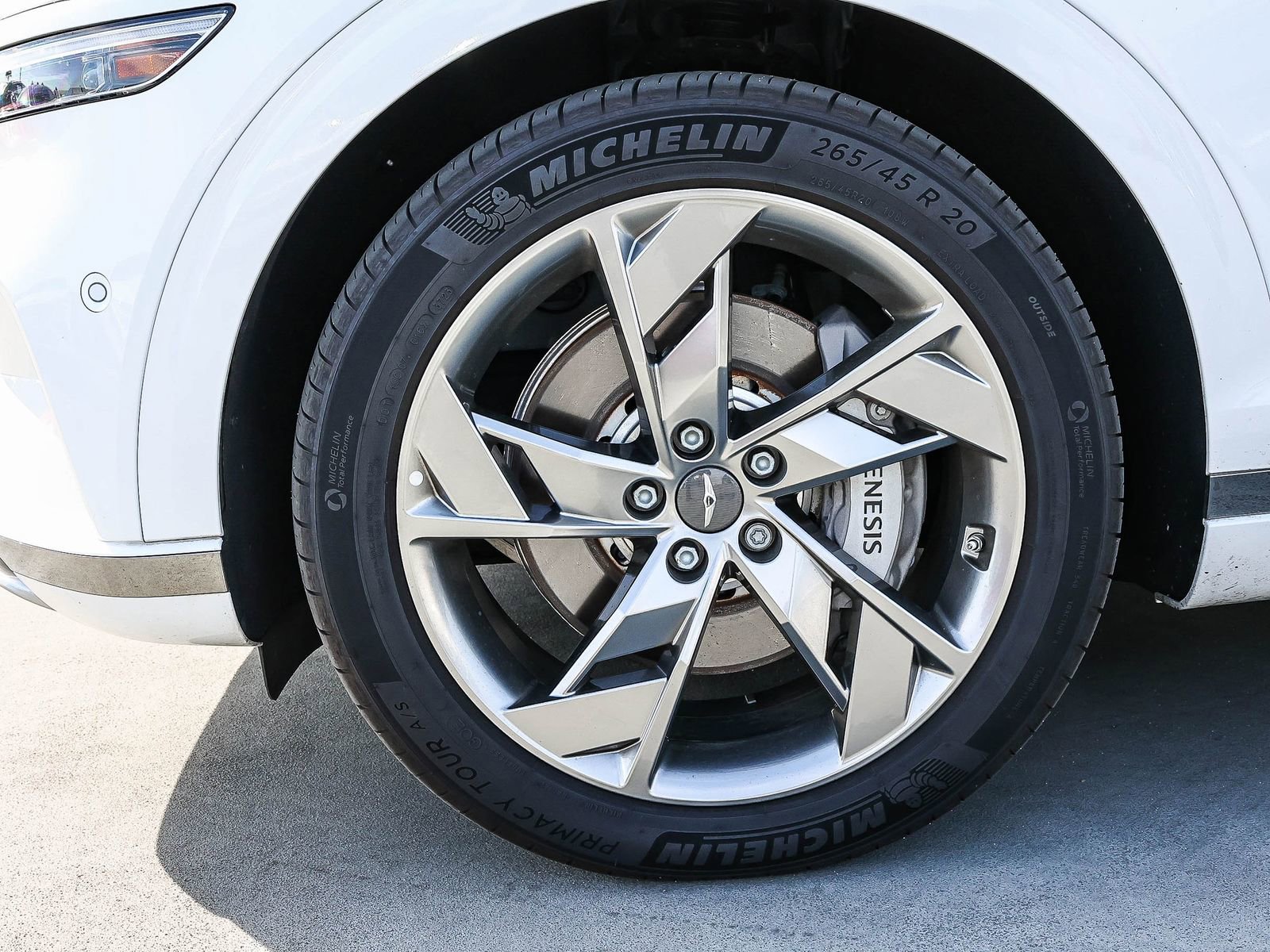 Used 2025 Genesis Electrified GV70 Advanced image 9