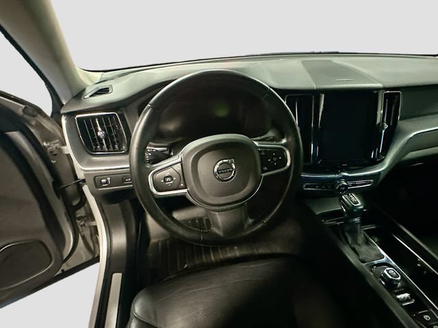 Used 2019 Volvo XC60 T6 Momentum w/ Multimedia Package AWD/4WD image 12