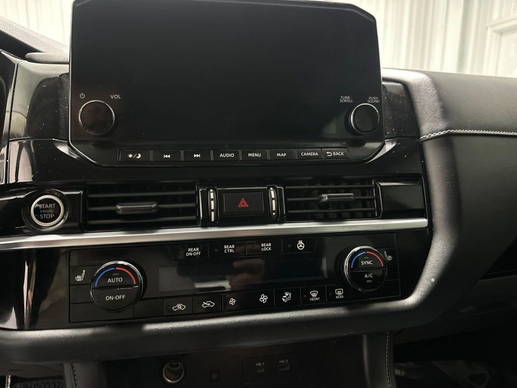 Used 2023 Nissan Pathfinder SL w/ Lighting Package (N92) AWD/4WD image 14