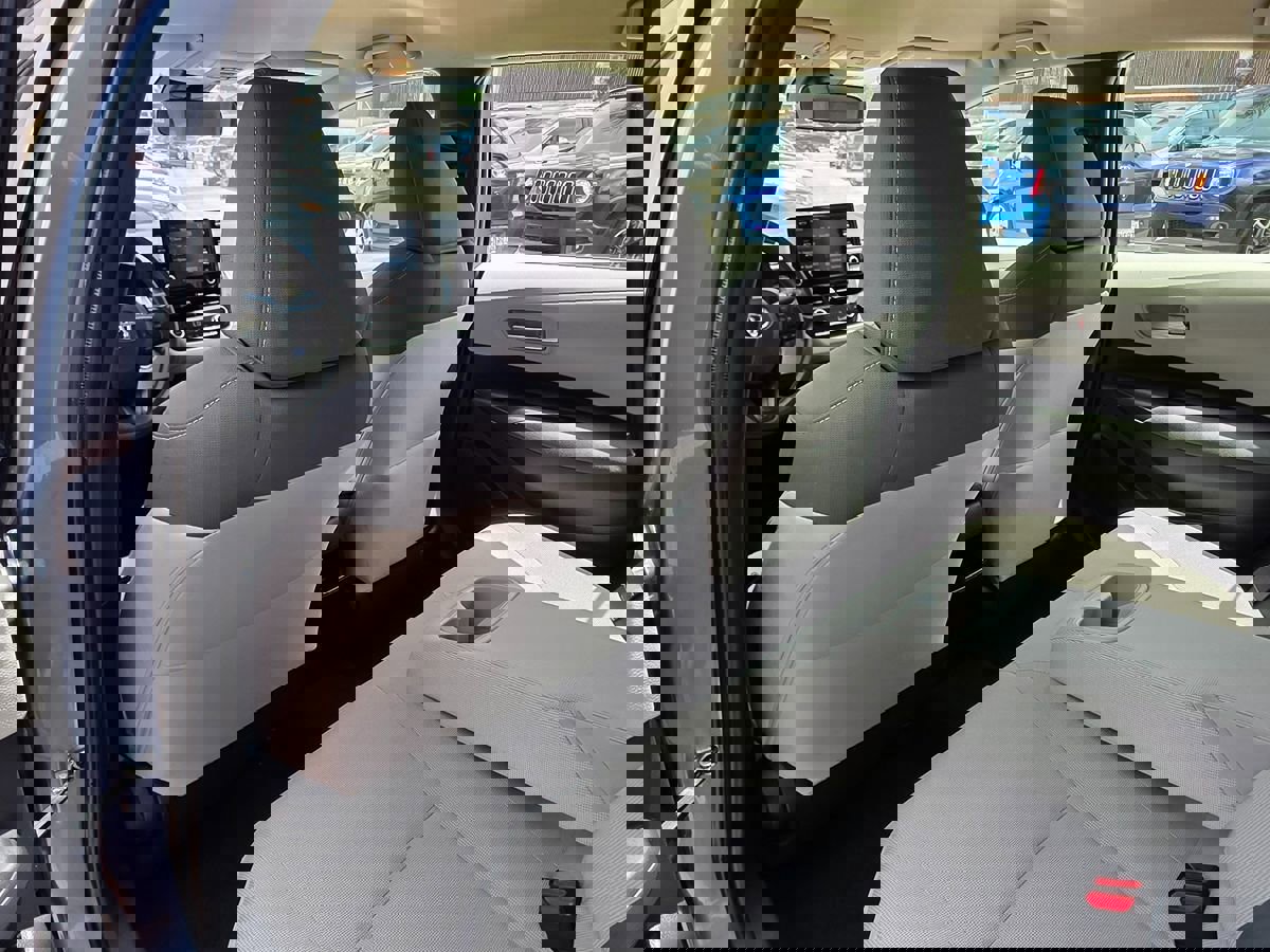 Used 2020 Toyota Corolla LE image 28