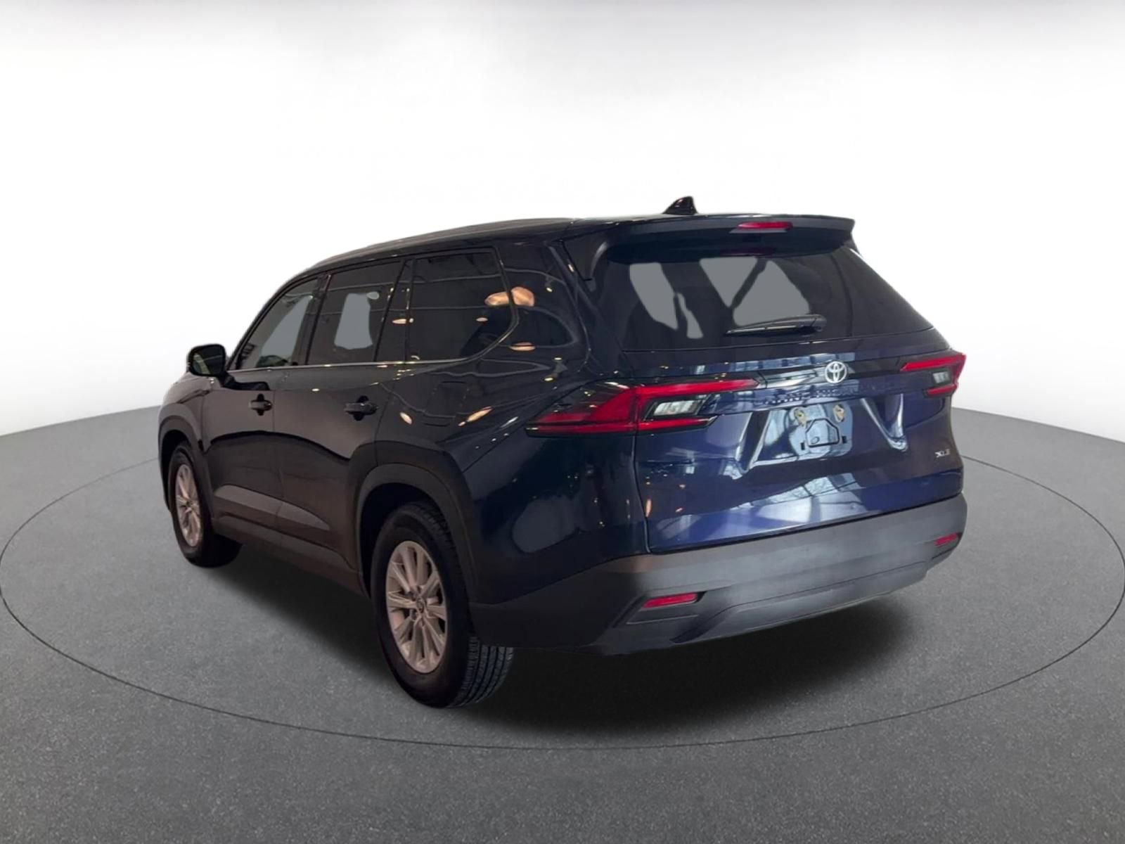 Used 2025 Toyota Grand Highlander FWD image 12