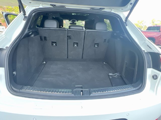 Certified 2020 Porsche Macan AWD/4WD image 28