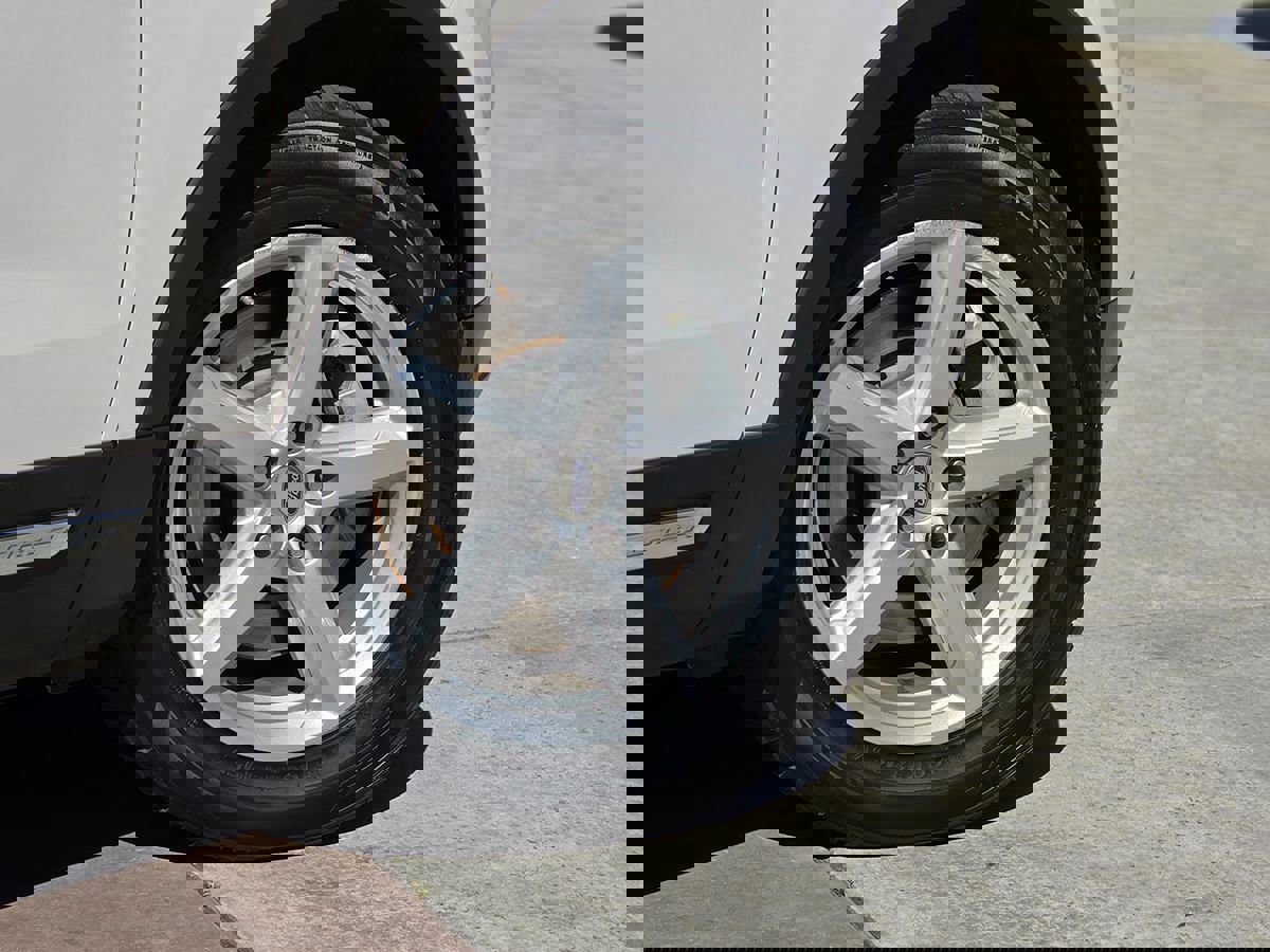 Used 2018 Ford Explorer XLT w/ Equipment Group 201A image 14