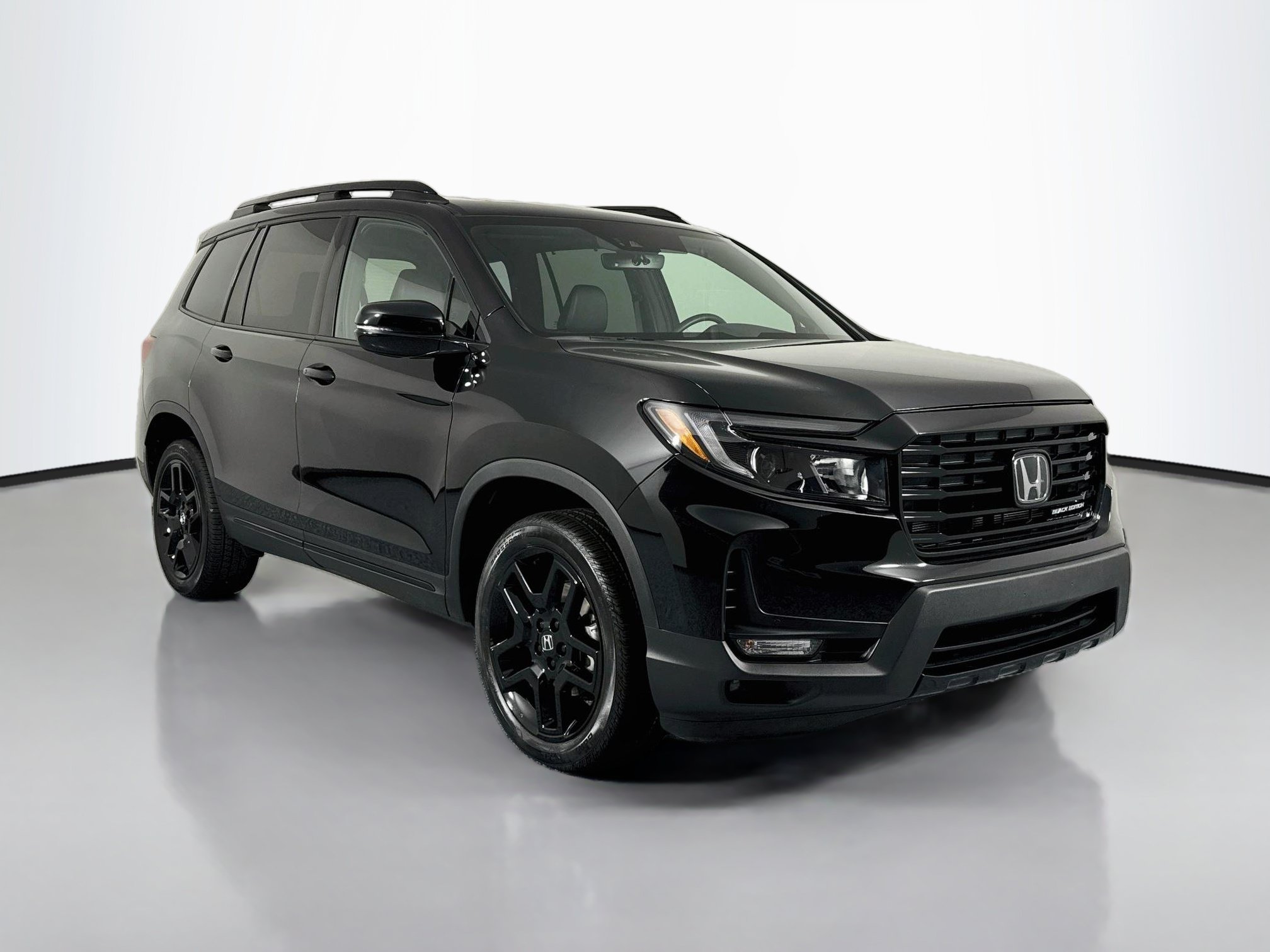 Certified 2025 Honda Passport Black Edition image 3