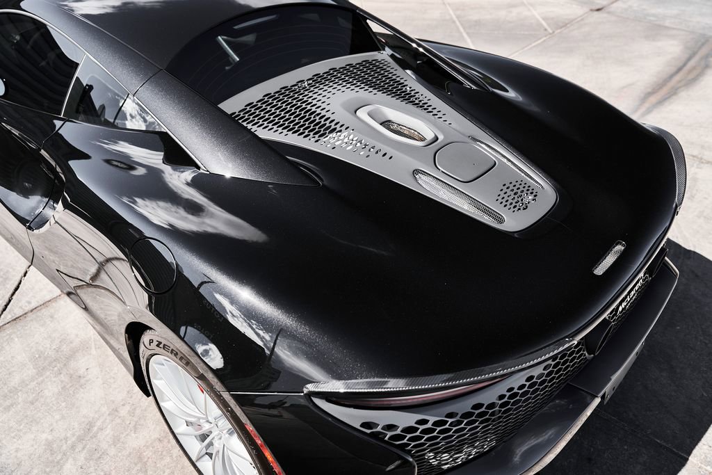 Used 2024 McLaren Artura RWD image 16