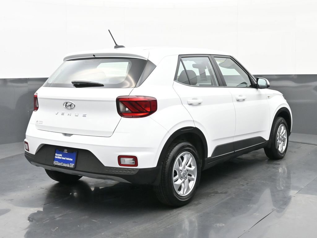 Certified 2025 Hyundai Venue SE image 4