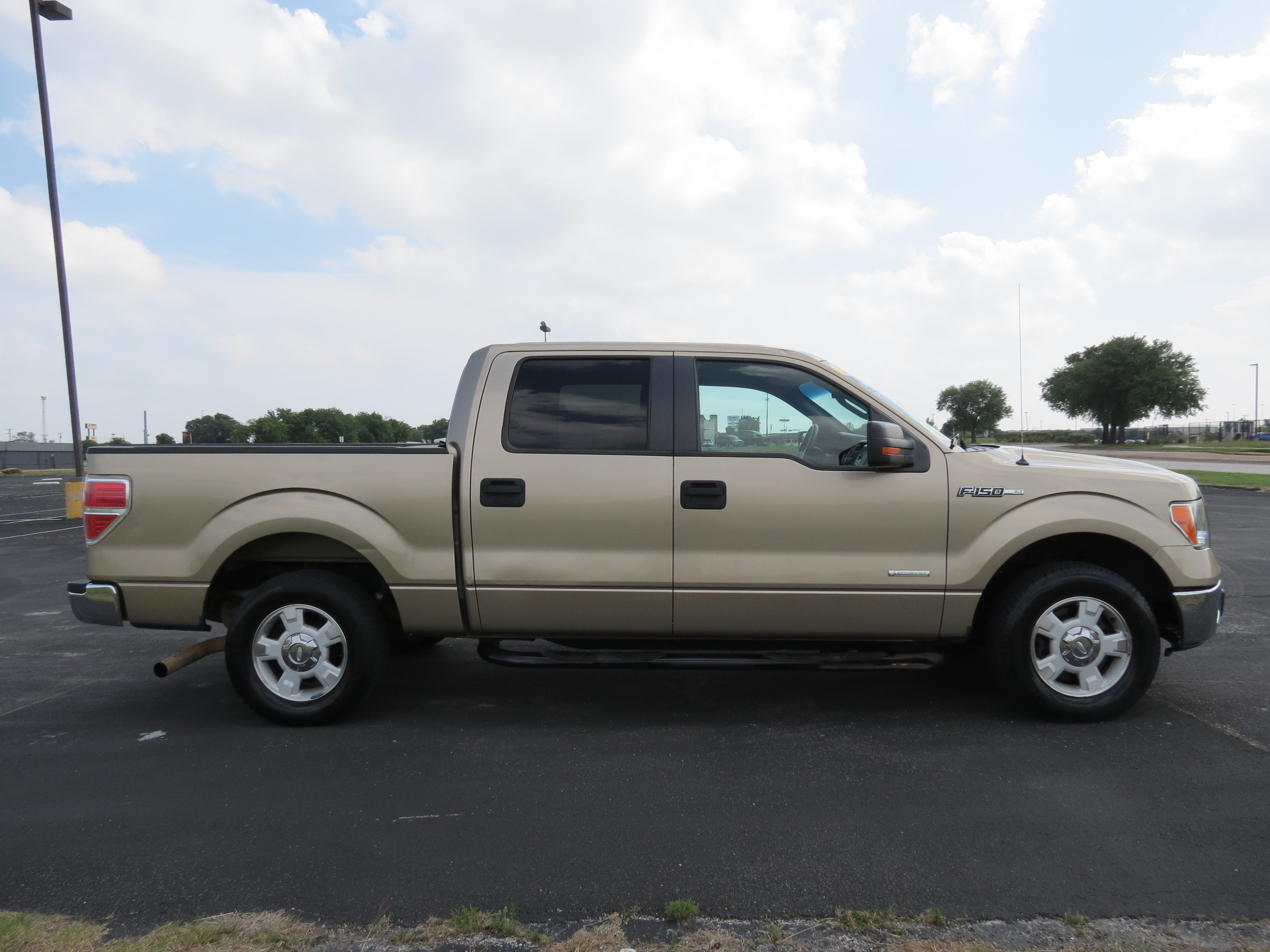 Used 2012 Ford F150 XLT w/ XLT Convenience Pkg RWD image 4