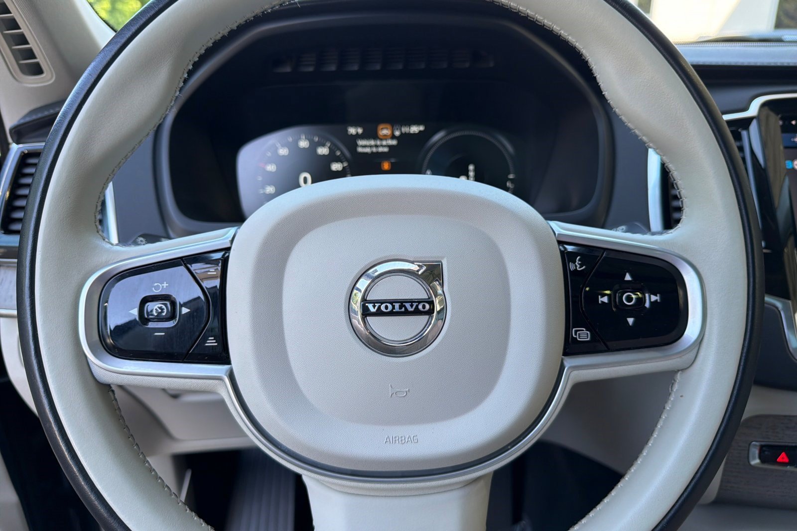 Used 2021 Volvo XC90 T8 Inscription w/ Advanced Package AWD/4WD image 28