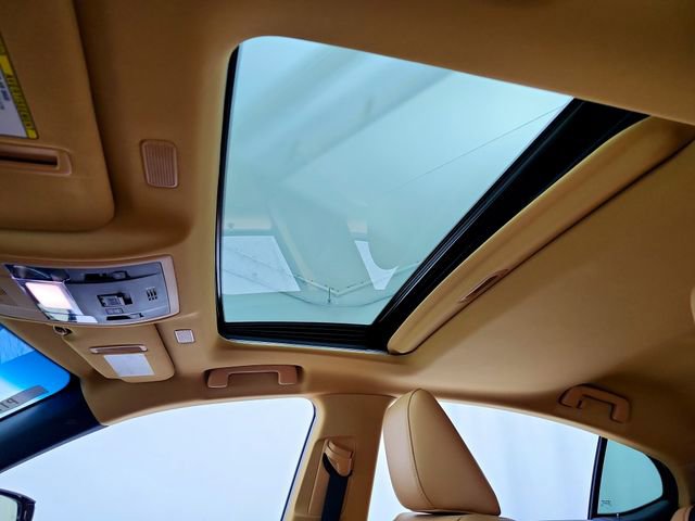 Used 2025 Lexus ES 300h w/ Accessory Package (Z2) FWD image 22