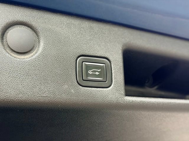 Used 2020 Chevrolet Equinox Premier FWD image 28